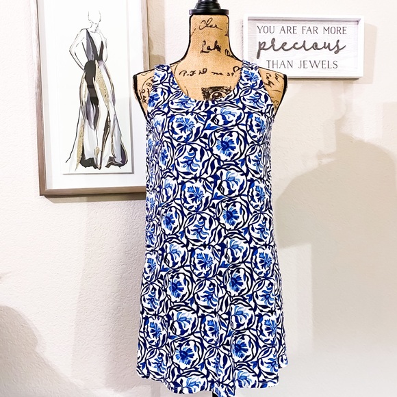 H&M Dresses & Skirts - D2 Cute blue white oriental pattern swing dress